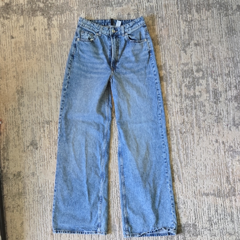 Womans Size 6 H&M Blue Denim Jeans, Wideleg, Y2K, Baggy, High Waisted